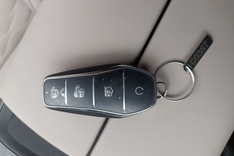 比亚迪 汉 2025款 EV 701KM激光雷达智驾型中控内饰11