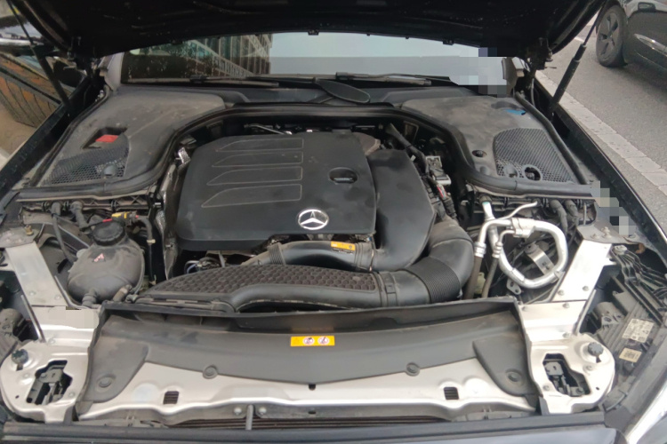 奔驰E级 2023款 E 300 L 时尚型局部细节24