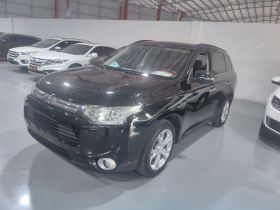 三菱 欧蓝德(进口) 2013款 2.4L 四驱豪华导航版 5座