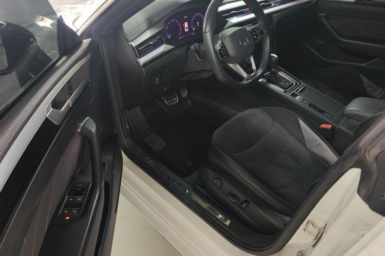 一汽-大众CC 2021款 330TSI 炫目版中控内饰19