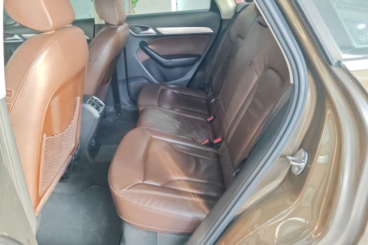 奥迪Q3 2015款 35 TFSI quattro 技术型中控内饰21