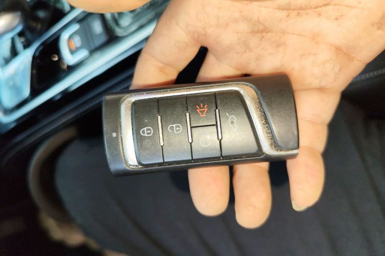 广汽传祺 传祺GS8 2021款 390T 两驱暗夜骑士版中控内饰7001