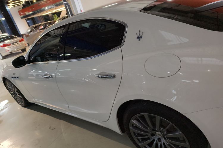 玛莎拉蒂 Ghibli 2023款 2.0T GT车身外观4