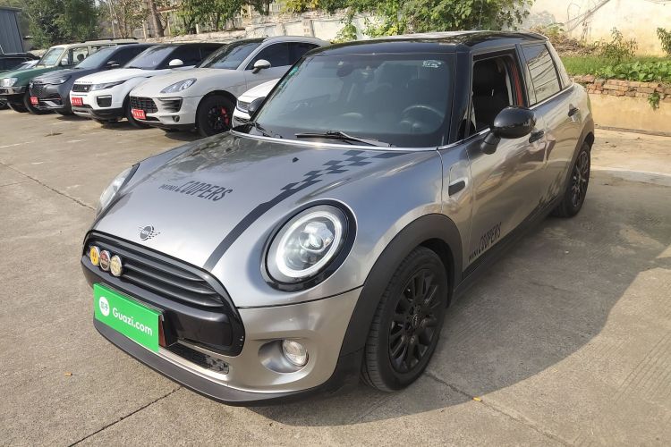 MINI 2018款 1.5T COOPER 经典派 五门版车身外观1
