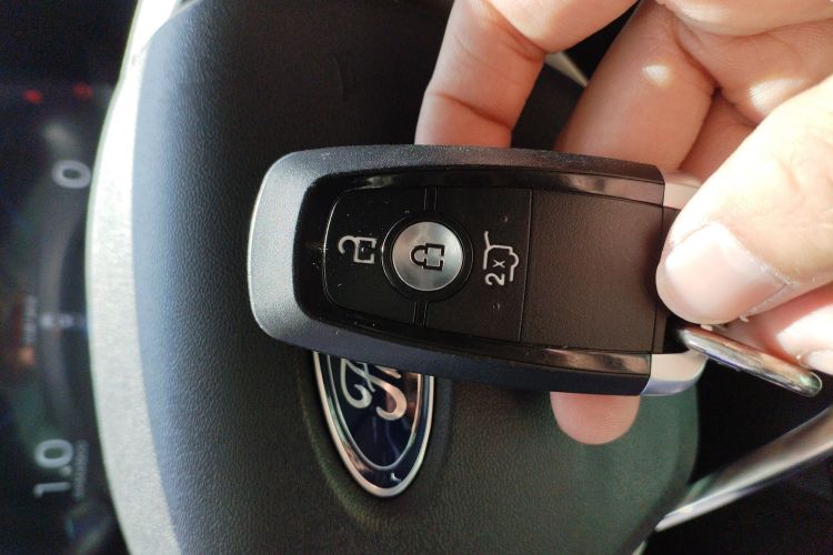 福特 福睿斯 2021款 1.5L 自动钻石版中控内饰11