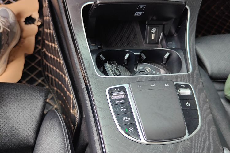 奔驰C级 2020款 改款 C 260 L 运动版中控内饰18