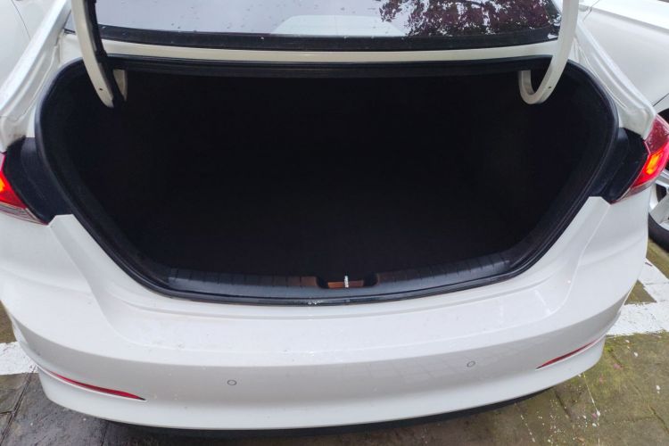 现代 领动 2016款 1.6L 自动智炫·精英型局部细节23