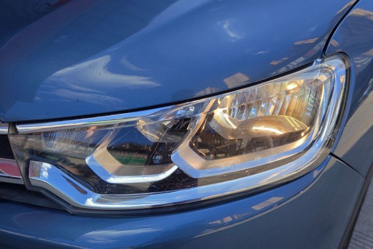 雪铁龙C3-XR 2015款 1.6L 自动先锋型车身外观36