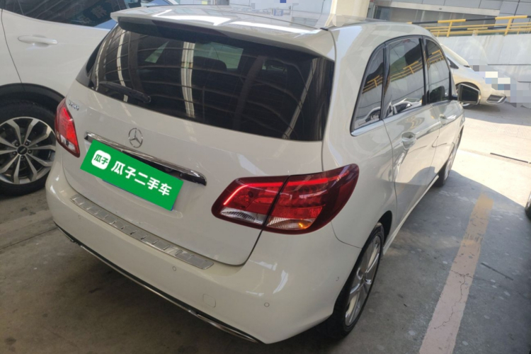 奔驰B级 2019款 B 200 动感型车身外观6005