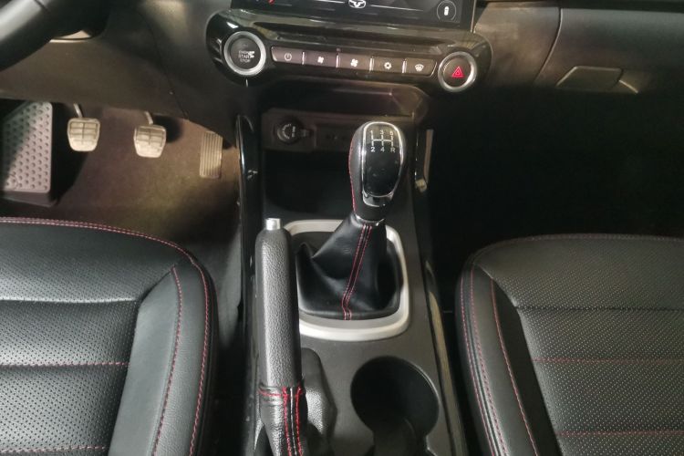 凯翼X3 2017款 1.6L 手动发烧友版 国V中控内饰18