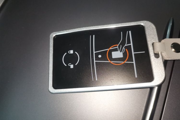 特斯拉 Model Y 2024款 后轮驱动版中控内饰7001