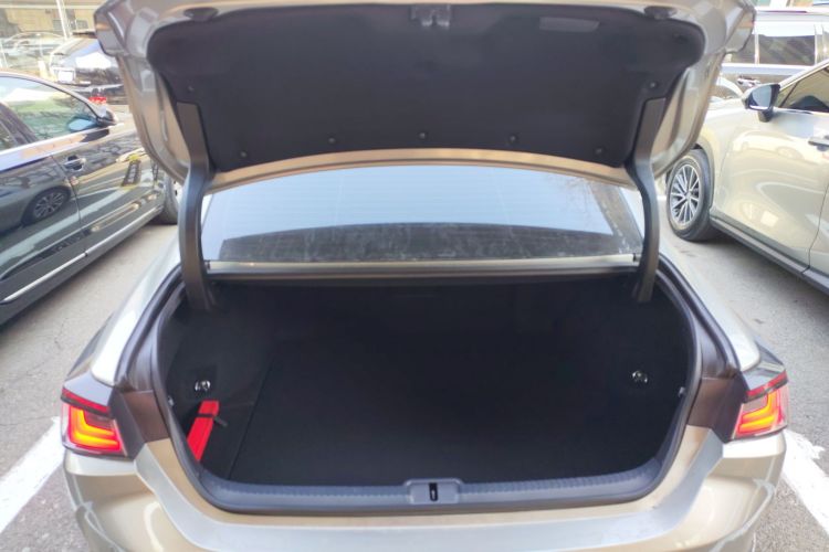 雷克萨斯ES 2025款 200 臻享版机舱底盘23