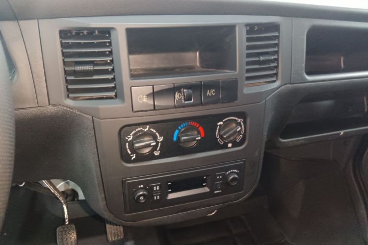 五菱汽车 五菱之光 2023款 1.5L 实用型封窗版 2座局部细节16