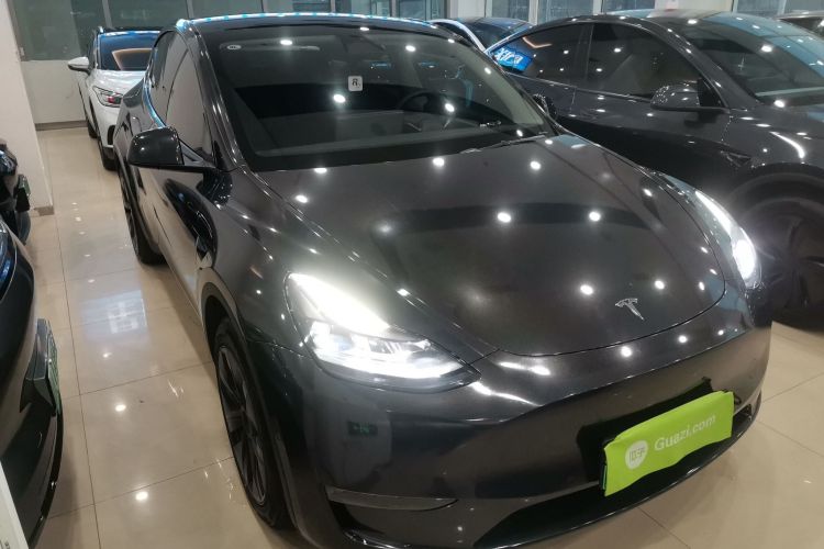 特斯拉 Model Y 2023款 长续航全轮驱动版车身外观3