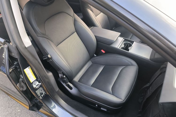 特斯拉 Model 3 2023款 后轮驱动版局部细节41