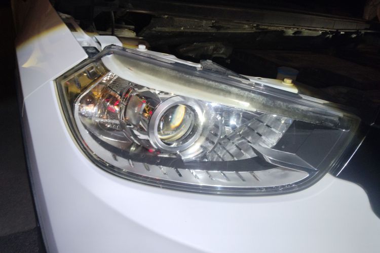 中华V3 2015款 1.5L 手动精英型车身外观8