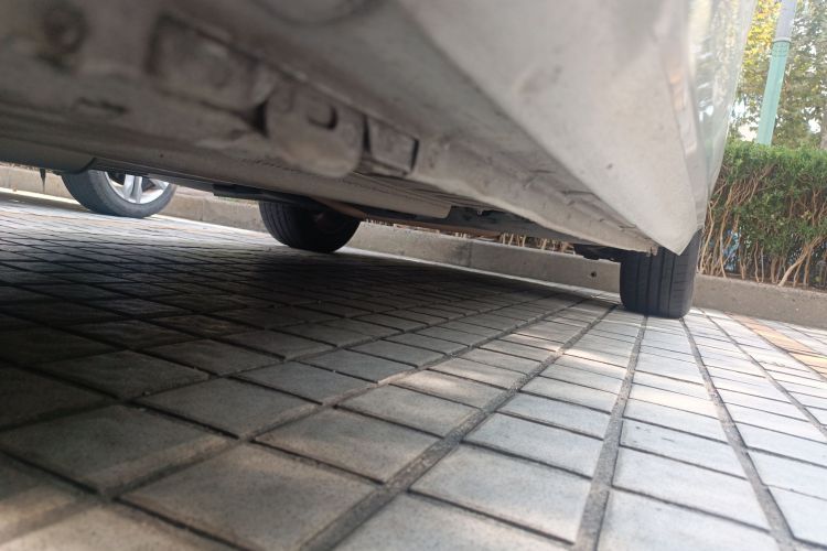 雪铁龙C4L 2015款 1.2T 自动尊贵版局部细节9004