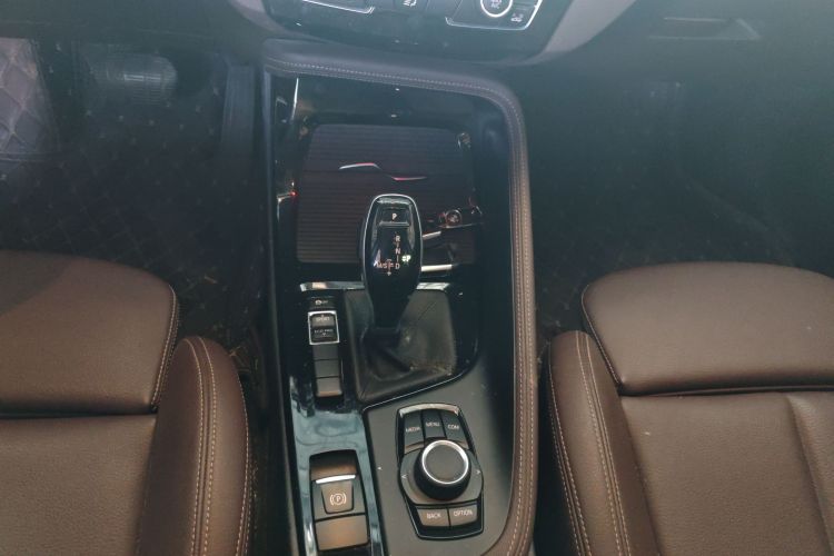 宝马X2 2020款 sDrive20i M越野套装中控内饰18