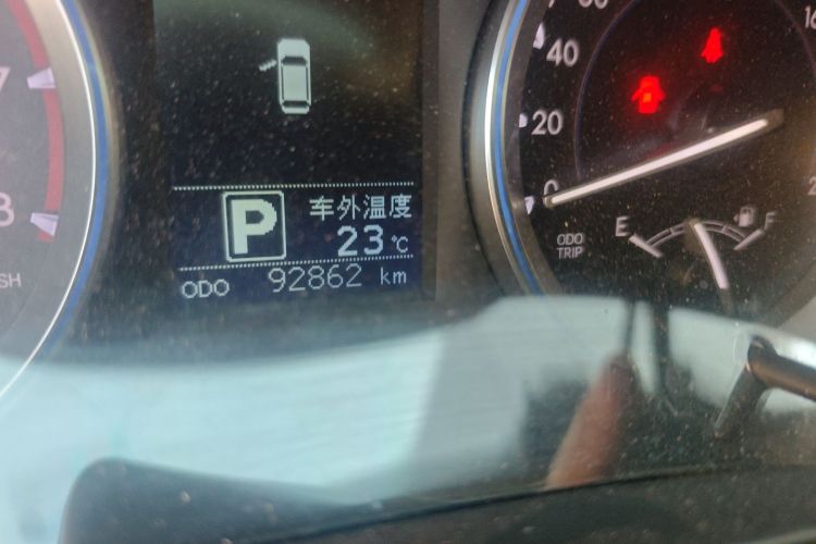 丰田 汉兰达 2017款 2.0T 四驱精英版 7座中控内饰15