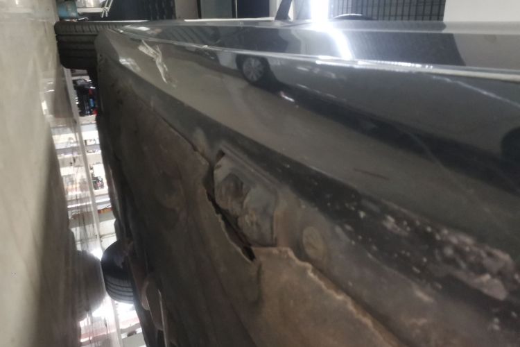 奔驰E级 2015款 E 200 L局部细节9002