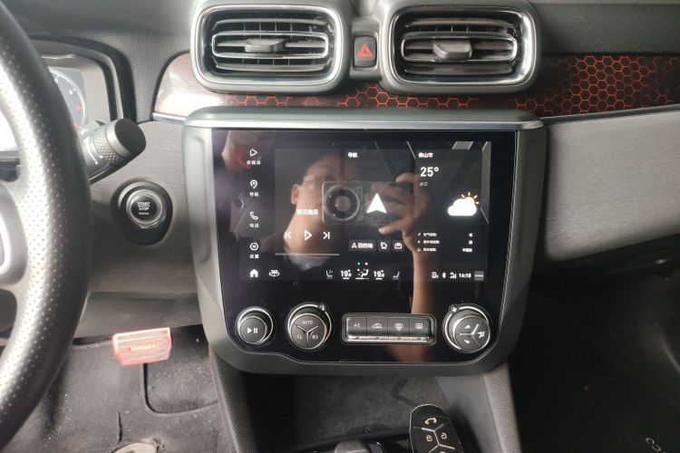 领克03 2019款 2.0TD 自动劲Pro版中控内饰16