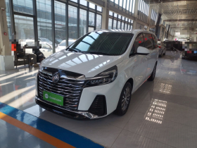 别克GL8 2023款 陆上公务舱 尊贵型