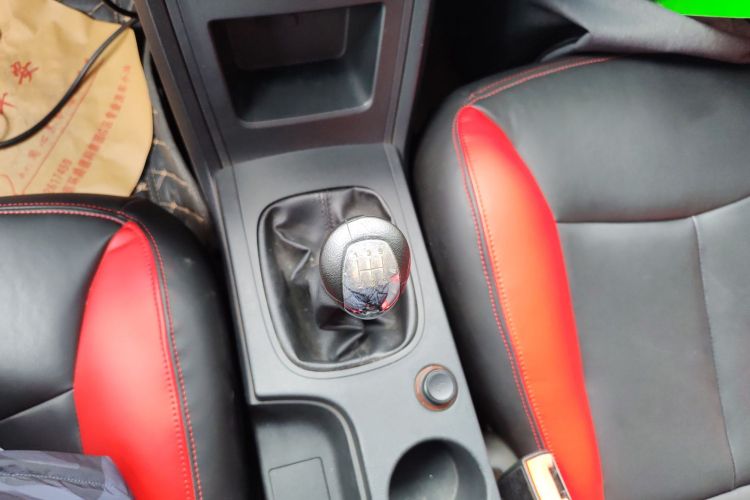 荣威350 2014款 1.5L 手动迅驰版中控内饰18