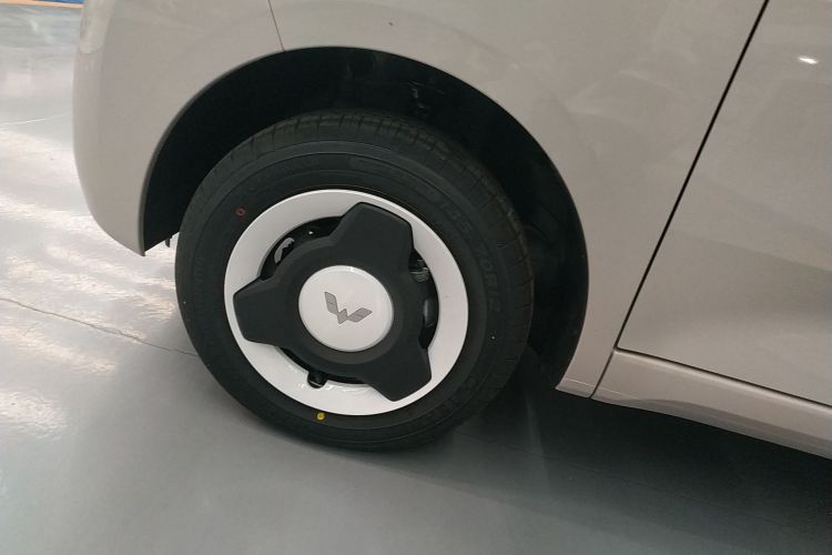 五菱汽车 宏光MINIEV 2024款 第三代 215km 青春版车身外观6007