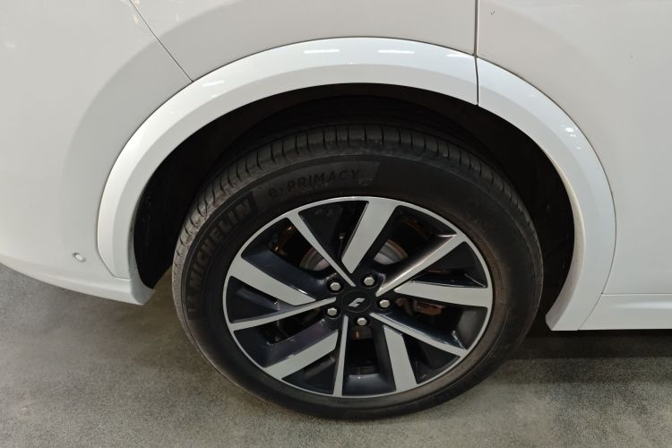 理想汽车 理想L7 2023款 Air车身外观6008