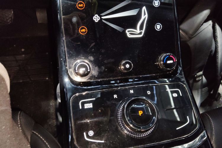 哪吒汽车 哪吒U 2021款 Pro 400 巡航版中控内饰18