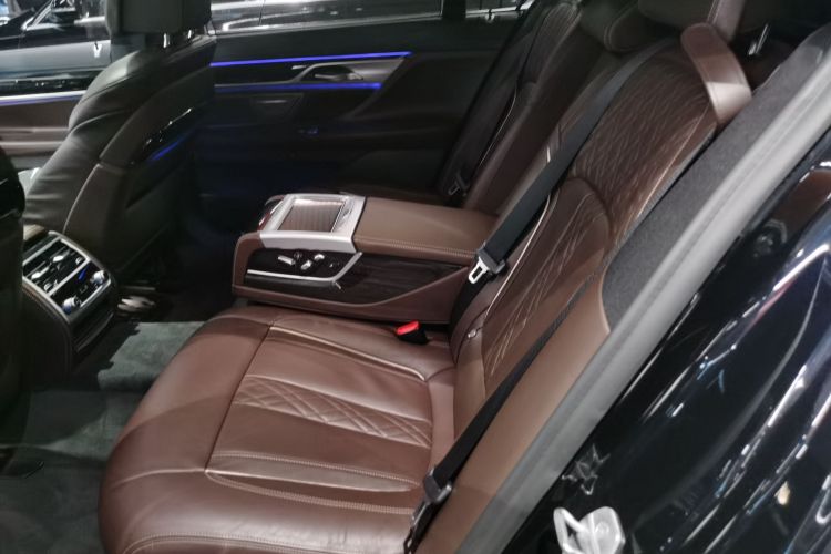 宝马7系 2019款 改款 730Li M运动套装中控内饰21