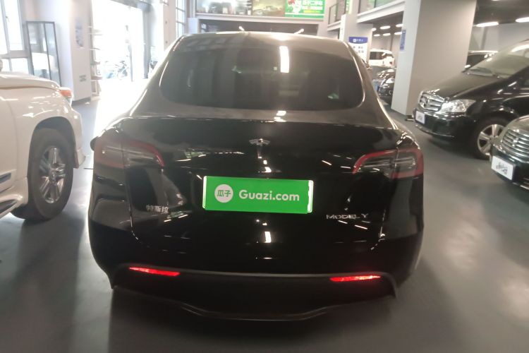 特斯拉 Model Y 2023款 后轮驱动版车身外观6