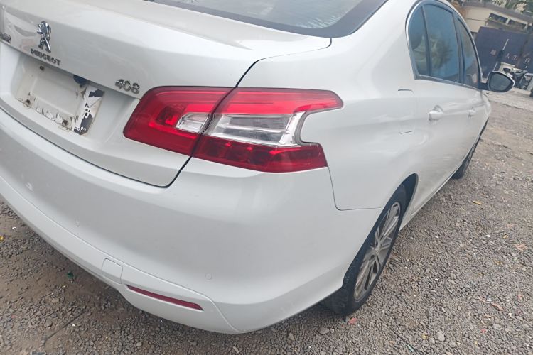 标致408 2014款 1.8L 自动豪华版车身外观9