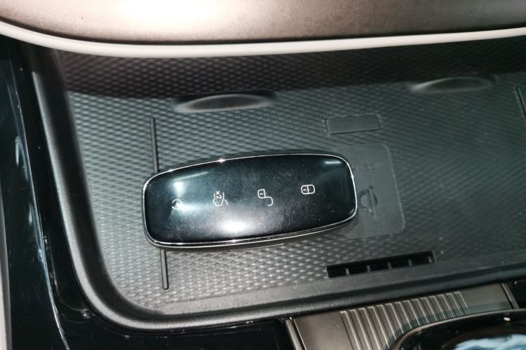 腾势D9 2022款 DM-i 970 四驱尊荣型中控内饰11