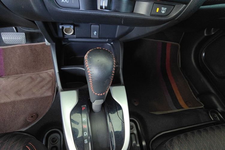 本田 飞度 2018款 1.5L CVT潮跑+版局部细节18