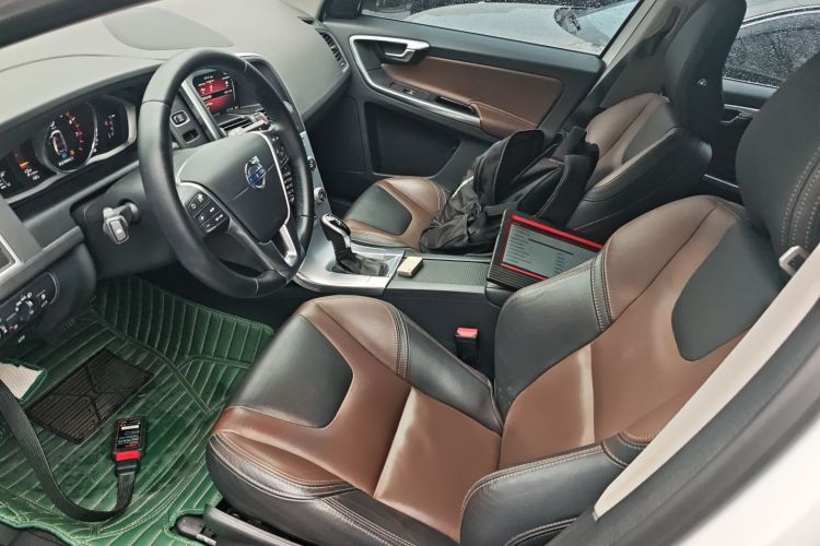 沃尔沃XC60 2017款 T5 AWD 智远版中控内饰19