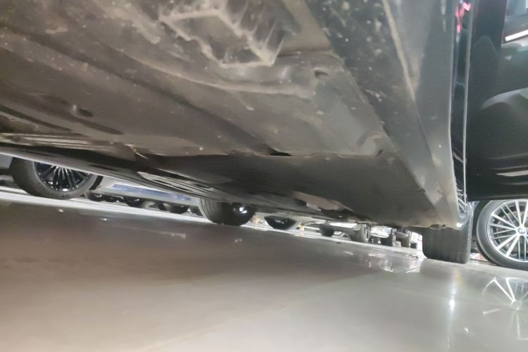 宝马5系 2025款 530Li 领先型 M运动套装局部细节9001