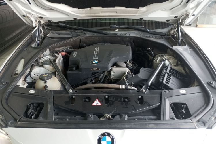 宝马5系 2017款 525Li 领先型机舱底盘24