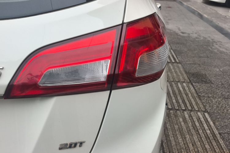 北京汽车 绅宝X65 2015款 2.0T 自动精英型车身外观9