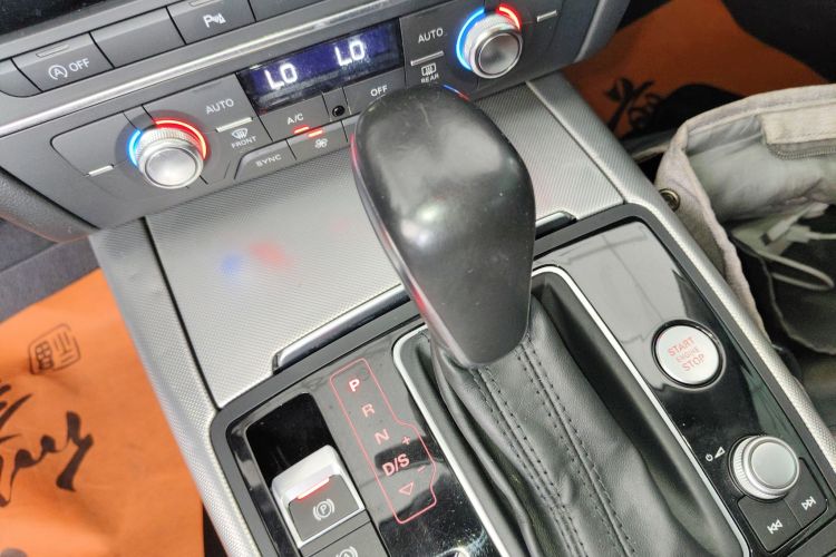 奥迪A6L 2016款 45 TFSI quattro 运动型中控内饰18