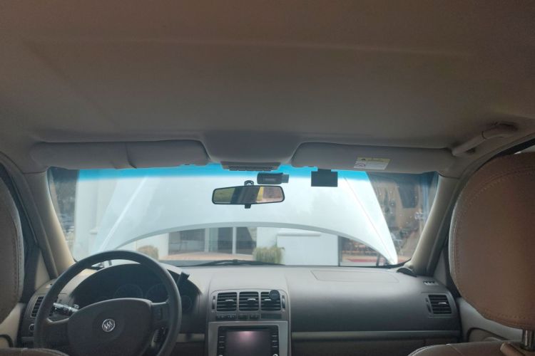 别克GL8 2014款 2.4L 经典版局部细节22