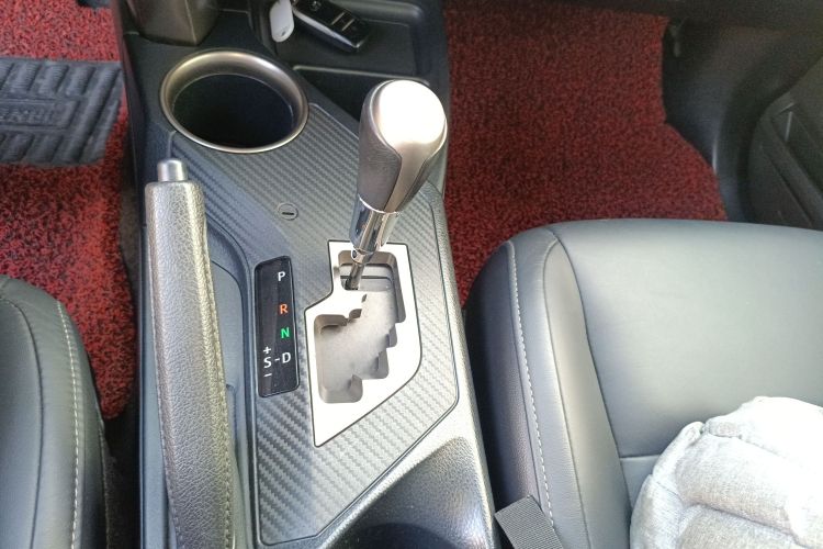 丰田 RAV4荣放 2015款 2.5L 自动四驱精英版局部细节18