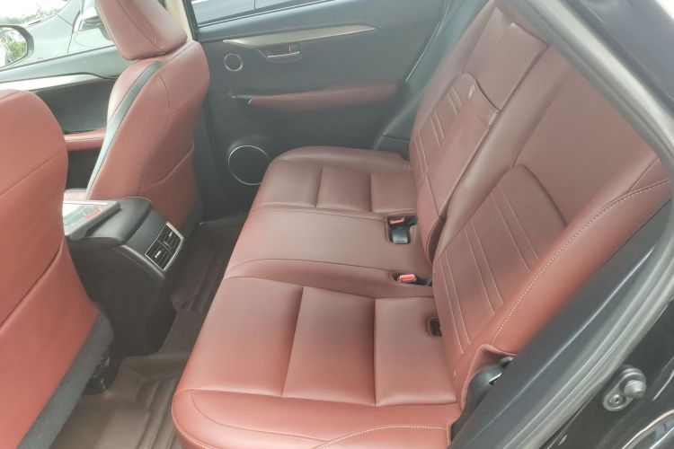 雷克萨斯NX 2015款 300h 前驱 锋尚版中控内饰21