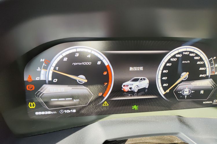 魏牌 VV7 2017款 2.0T 旗舰型中控内饰14