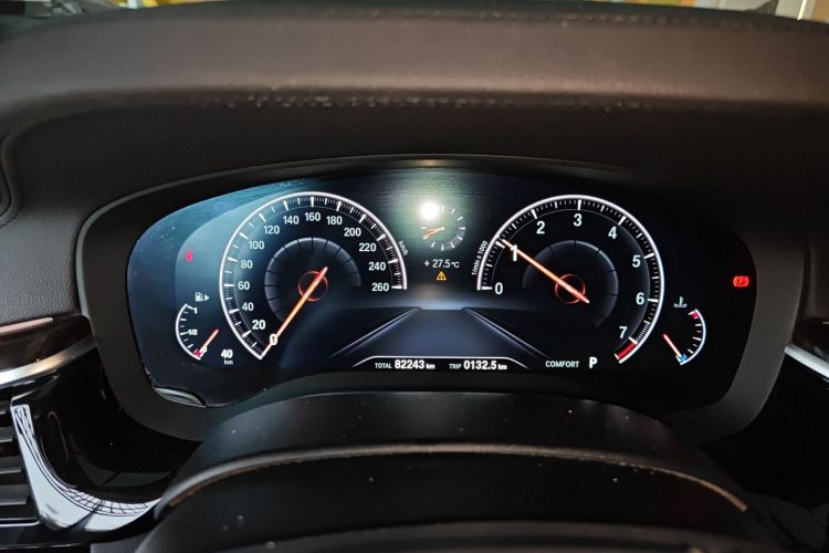 宝马5系 2019款 改款 525Li 豪华套装局部细节14