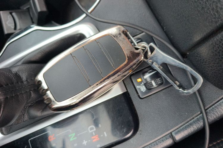 丰田 汉兰达 2015款 2.0T 四驱豪华版 7座中控内饰11