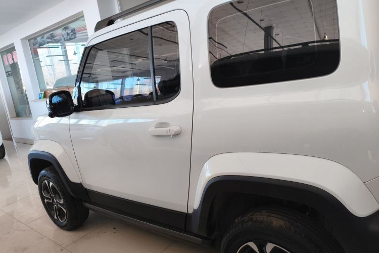 宝骏悦也 2023款 旗舰版车身外观4