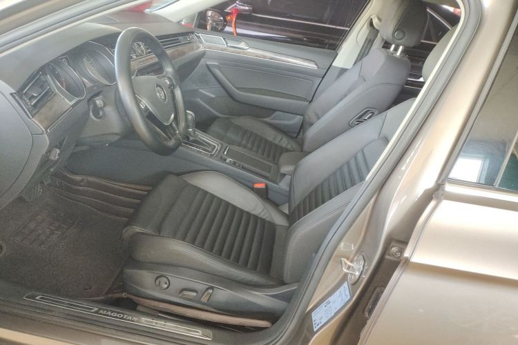 大众 迈腾 2019款 330TSI DSG 豪华型 国V中控内饰19