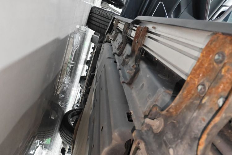 比亚迪 唐新能源 2018款 DM 2.0T 全时四驱智联创睿型 7座 国V局部细节9002