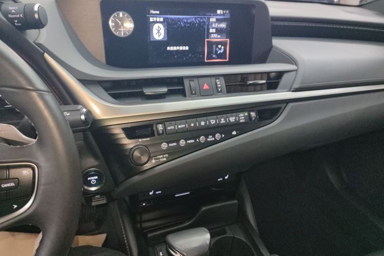 雷克萨斯ES 2020款 300h 卓越版中控内饰16